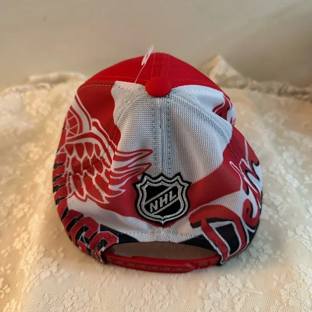 Reebok detroit red